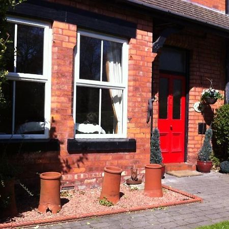 Formby Guest House Exterior photo